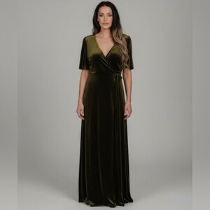 Elegant Green Velvet Maxi Dress
